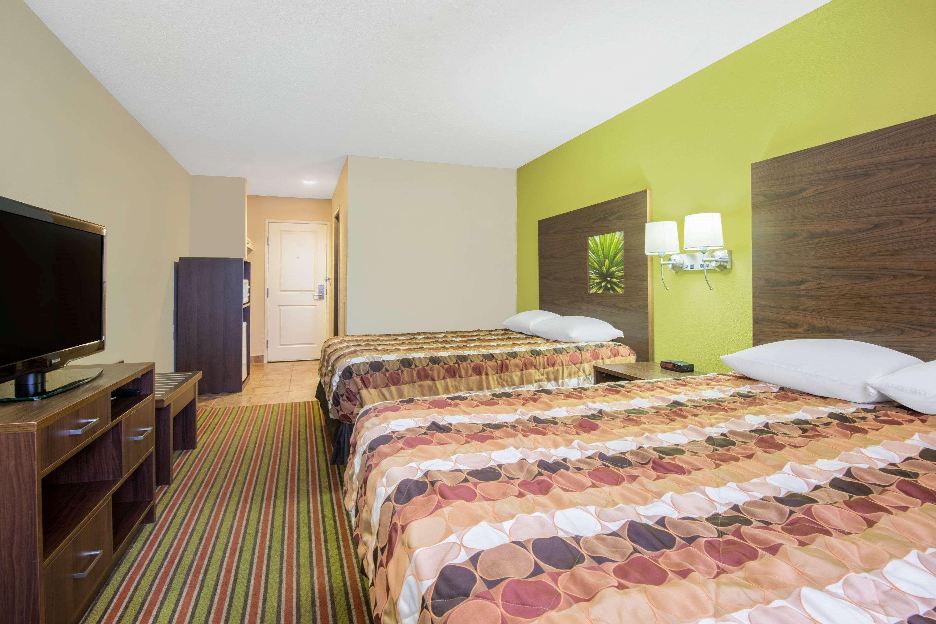 Super 8 By Wyndham Portales Motel Buitenkant foto